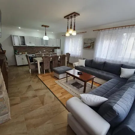 Zlatna Appartement *