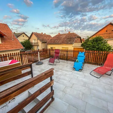 Zlatna Appartement *
